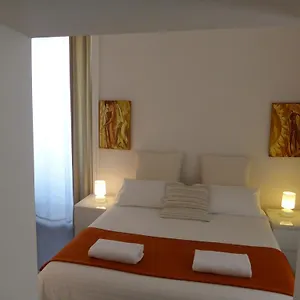 Ibed 2*, Nápoles Italia