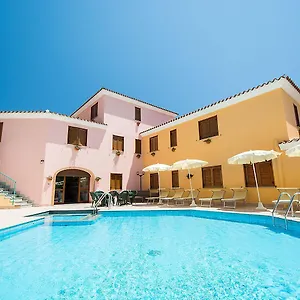 Cala Viola Hotel apartamentowy Cala Liberotto
